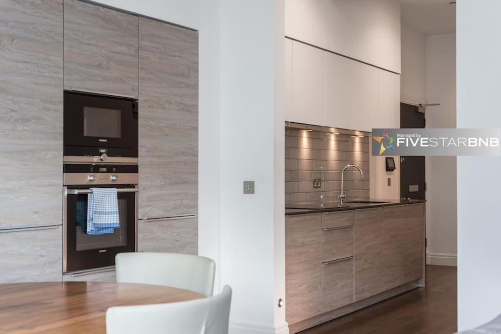 Cool Urban Apartment With Stunning Castle Views Edinburg Exteriör bild