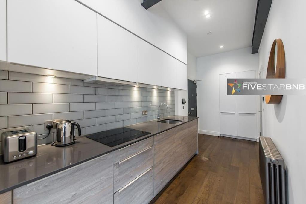 Cool Urban Apartment With Stunning Castle Views Edinburg Exteriör bild