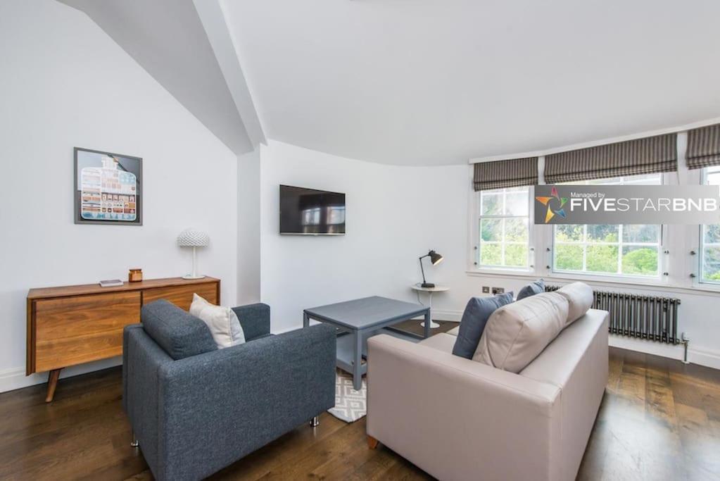 Cool Urban Apartment With Stunning Castle Views Edinburg Exteriör bild