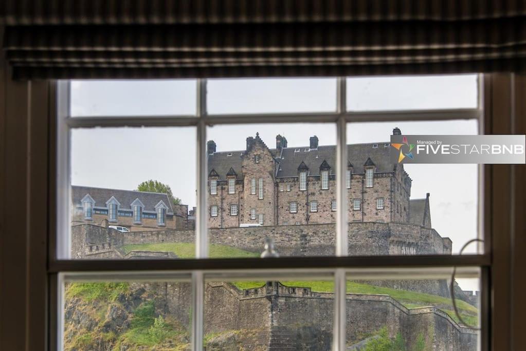 Cool Urban Apartment With Stunning Castle Views Edinburg Exteriör bild